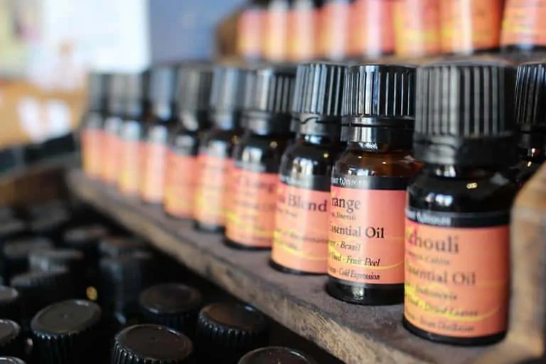 Pic 7 essential oils lined up