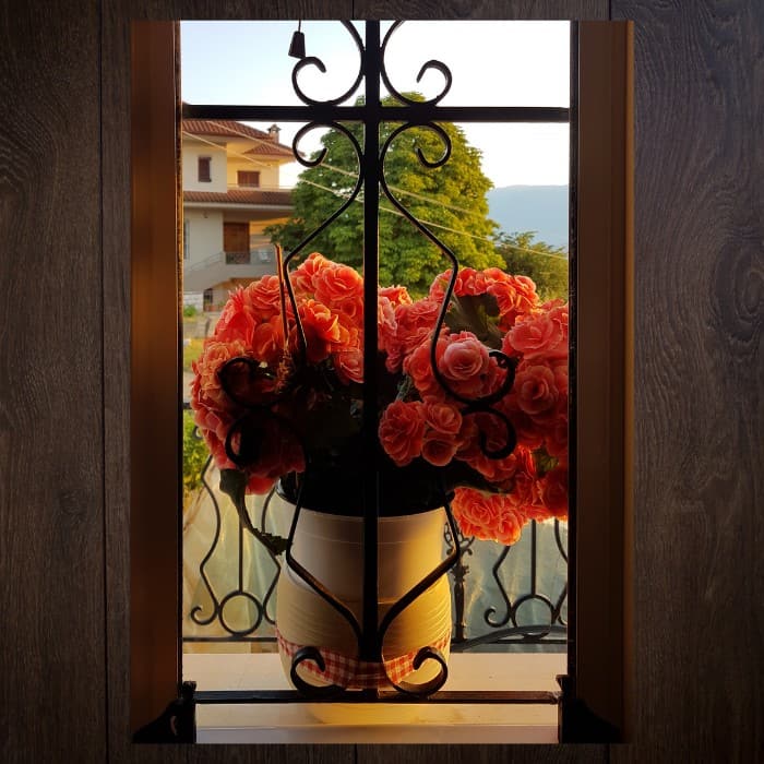 8. Perfectly simple vignette garden